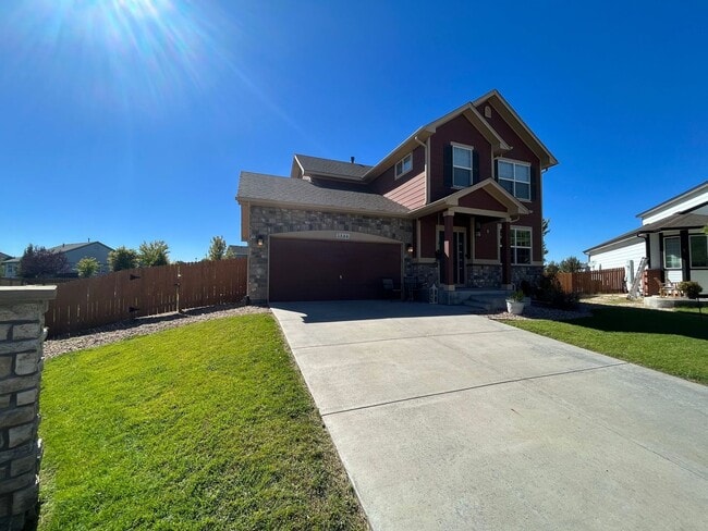 Building Photo - Beautiful Home on Cul-de-sac