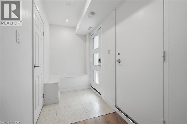 Photo du bâtiment - 1498 Paddington Ct