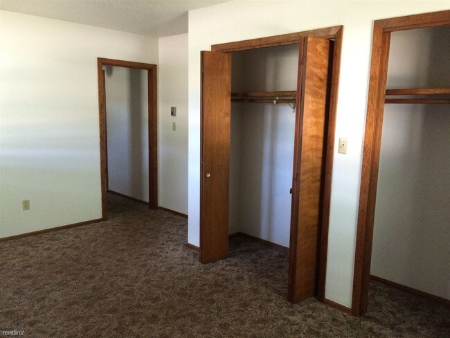 Foto del edificio - 4 br, 2 bath House - 418 14th Ave NE