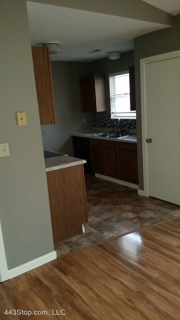 Building Photo - 3 br, 2 bath House - 7295 Suncrest Court