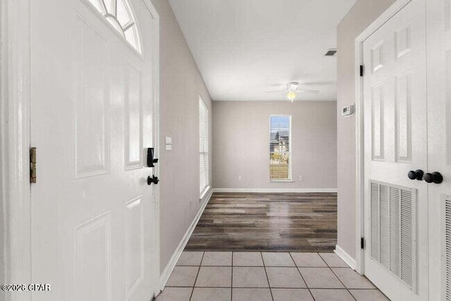 Building Photo - 9110 Sunshine Dr