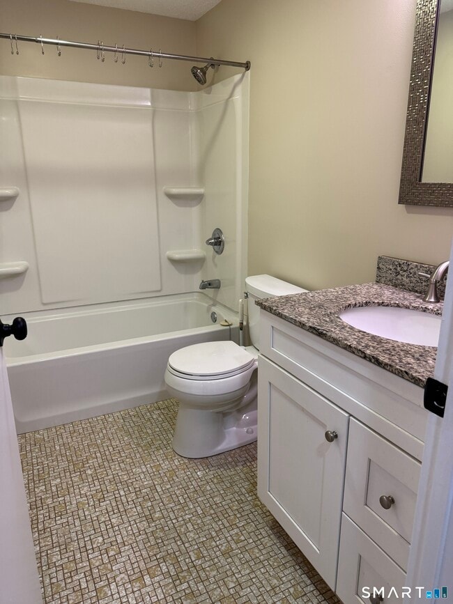 Building Photo - 143 Main St