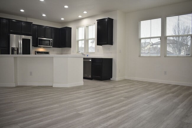 Building Photo - 4931 Trouville Ln