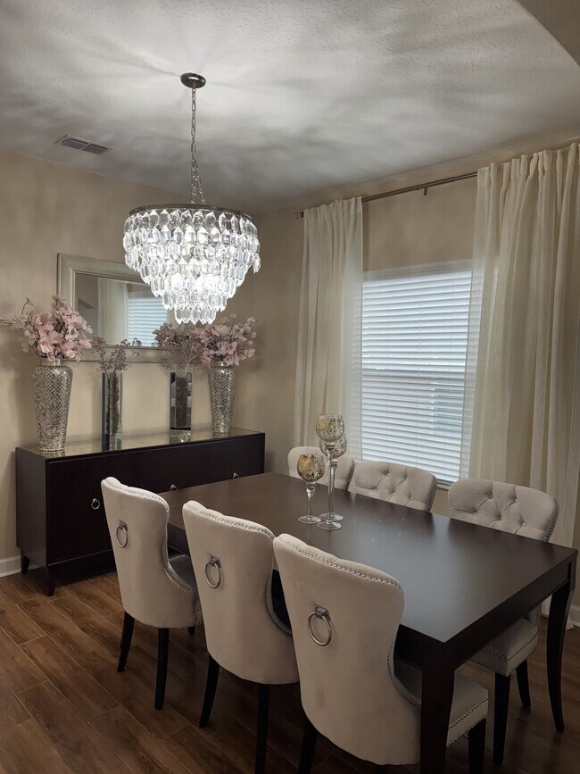 Foto del edificio - 1454 Lakeside Ave