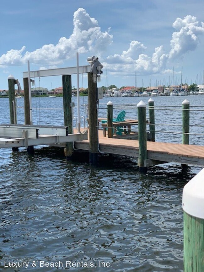 Foto del edificio - 1030 Bellasol Way