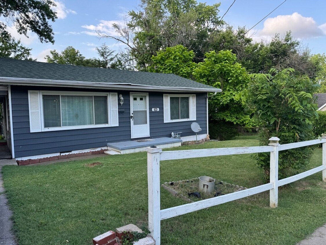 Primary Photo - Single Family Home - Available For Rent!