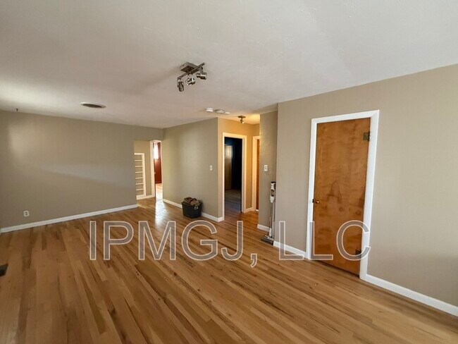 Building Photo - 1535 N 20th St