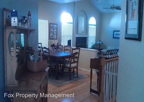 Building Photo - 4 br, 2.5 bath House - 697 Club Circle