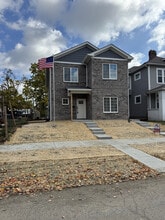 Building Photo - 227 N Hamilton Ave