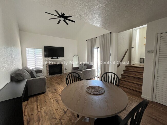 Building Photo - AVAILABLE NOW - 2 Bed / 1.5 Bath Atascader...