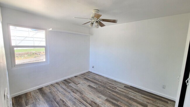 Building Photo - 4539-41 54th