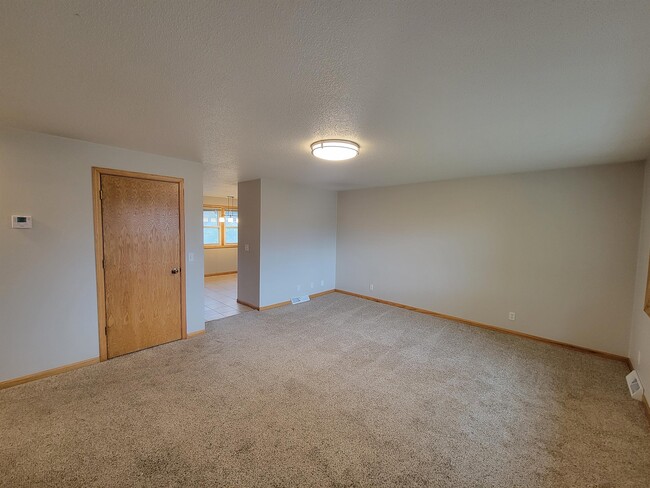 Building Photo - 4320 Cherrywood Dr