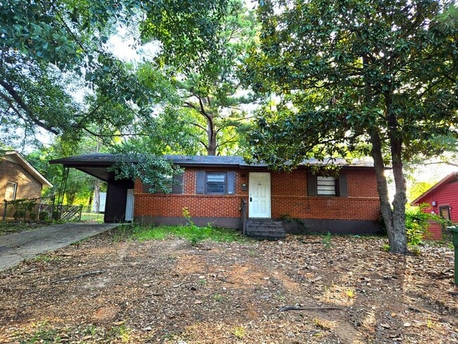 Building Photo - 222 Empire Rd