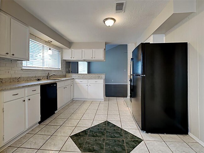 Building Photo - 415 Dorsal Way