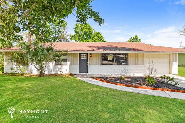 Building Photo - 3409 Silver Palm Dr