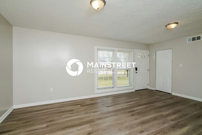 Building Photo - 3 Bedroom Pet-Friendly Home in LOUISVILLE,...