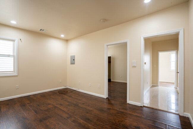 Foto del edificio - 467 Hawthorne Ave