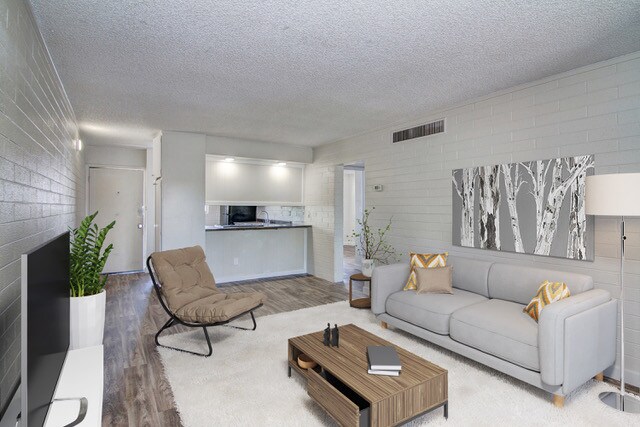 Foto principal - 819 N Revere