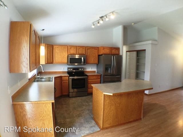 Building Photo - 7511 N Magnolia Ct