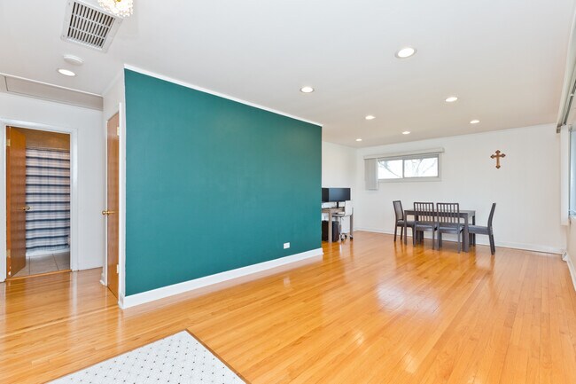 Foto del edificio - 7200 Lake St
