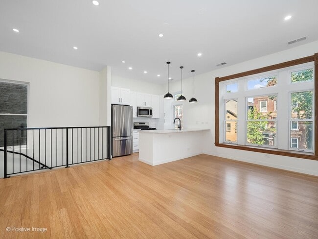 Photo - 842 N Wolcott Ave Apartment