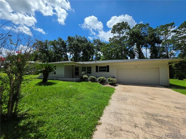 Foto del edificio - 6106 E Calico Ln
