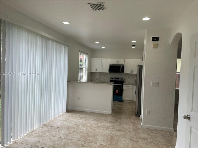 Foto del edificio - 2031 SE 14th Ct