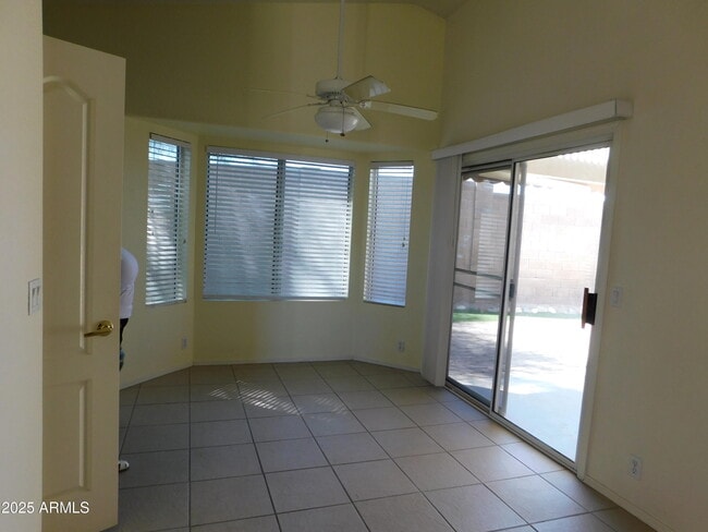 Building Photo - 10717 W Irma Ln