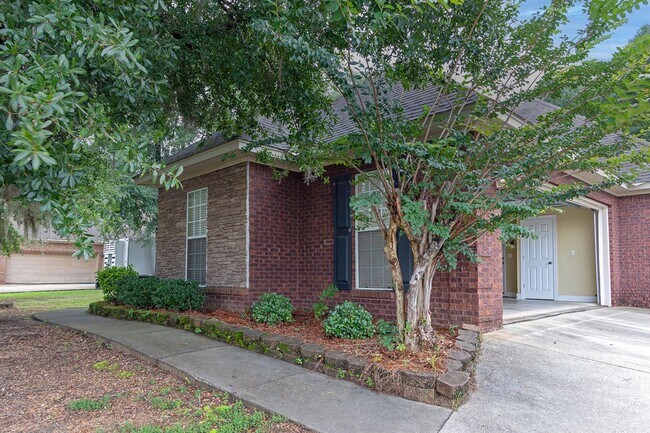 Foto del edificio - Home for Rent in Magnolia Estates