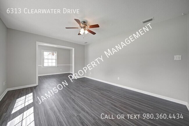 Building Photo - 6313 Clearwater Dr