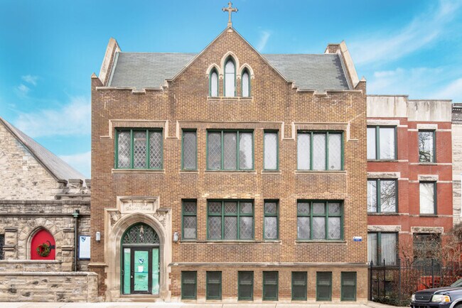 Foto del edificio - 621 W Belmont Ave