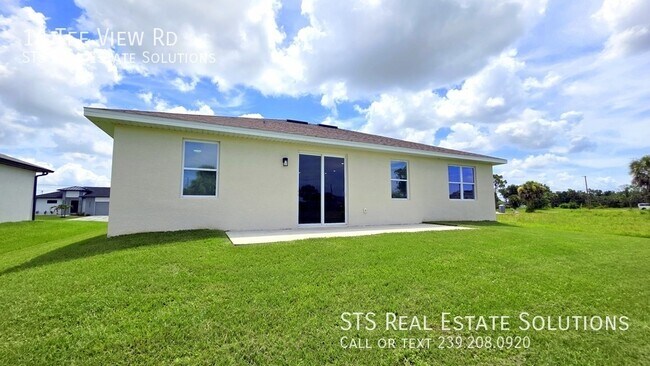 Foto del edificio - 16 Tee View Rd