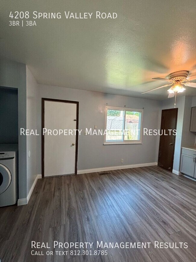 Foto del edificio - 4208 Spring Valley Rd