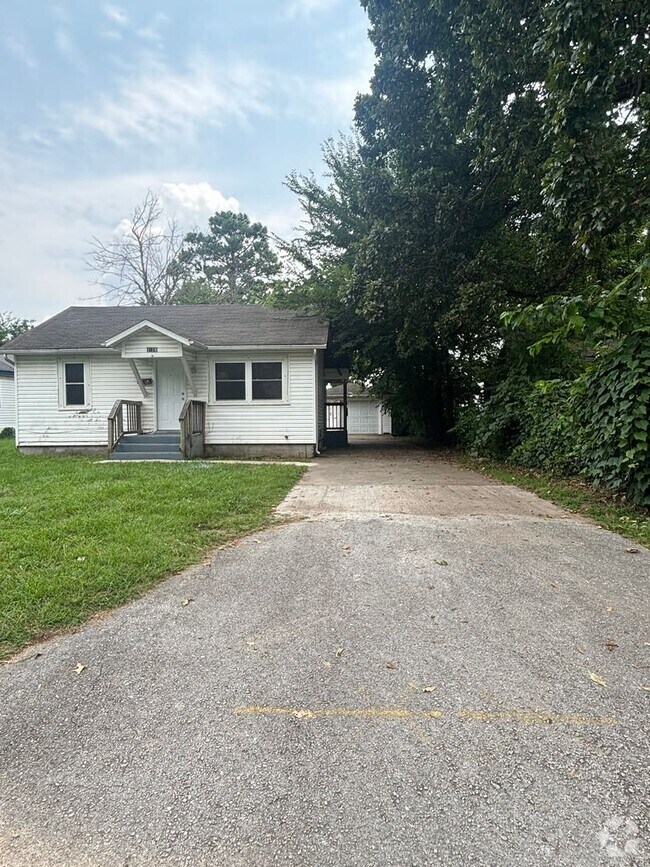 Cherry Heights Student Apartments for Rent Springfield, MO 2