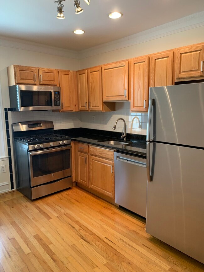 Stainless appliances - 284 Pavonia Ave