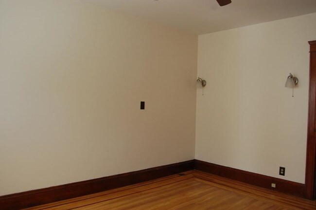 Building Photo - 175 Orchard St