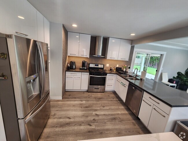 Building Photo - 13969 Wallabi Ave