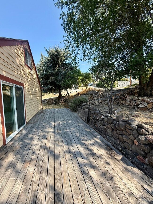 Foto del edificio - Spacious 3-Bedroom, 2-Bath Home with Bonus Living Space
