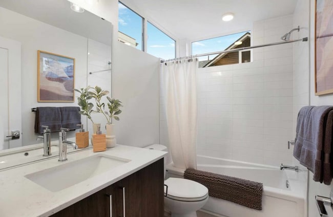 Building Photo - Modern Wallingford/Fremont Home with Rooftop Views & Designer Finishes