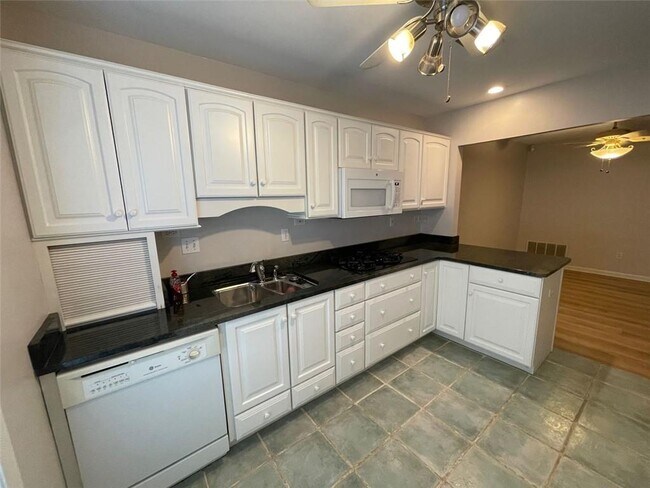 Foto del edificio - 1510 Wynnes Ridge Cir SE