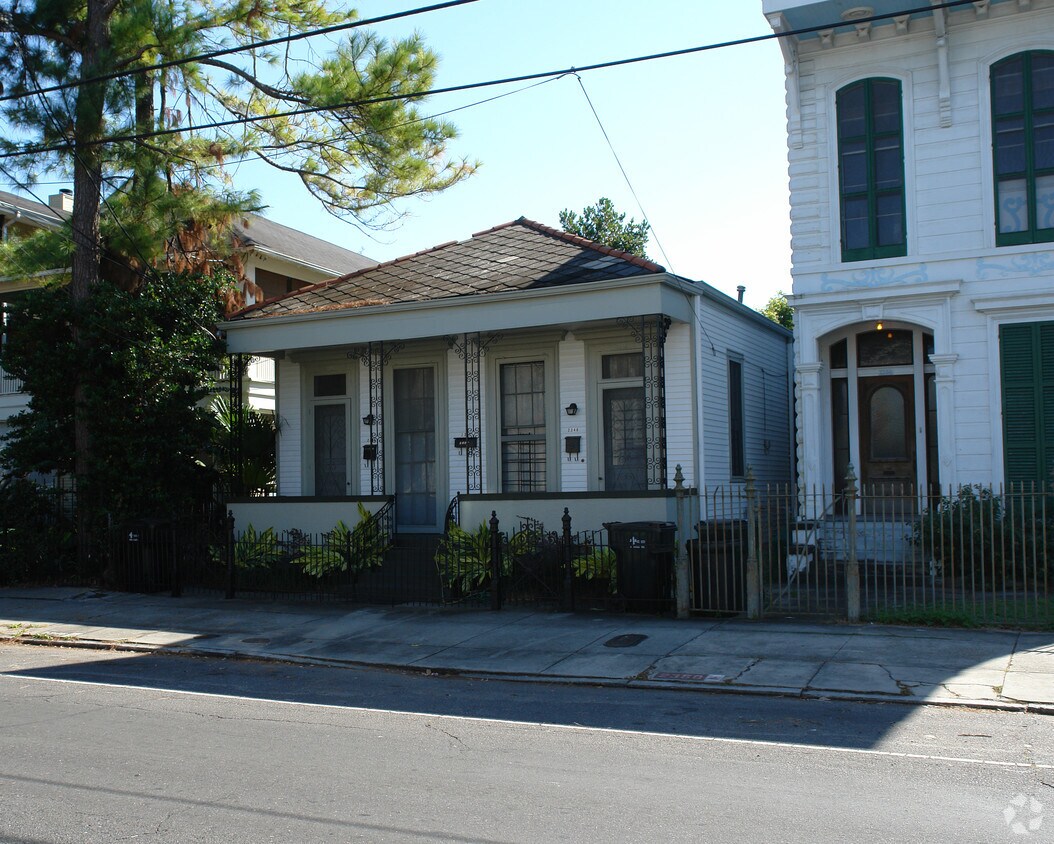 Primary Photo - 2348 Magazine St
