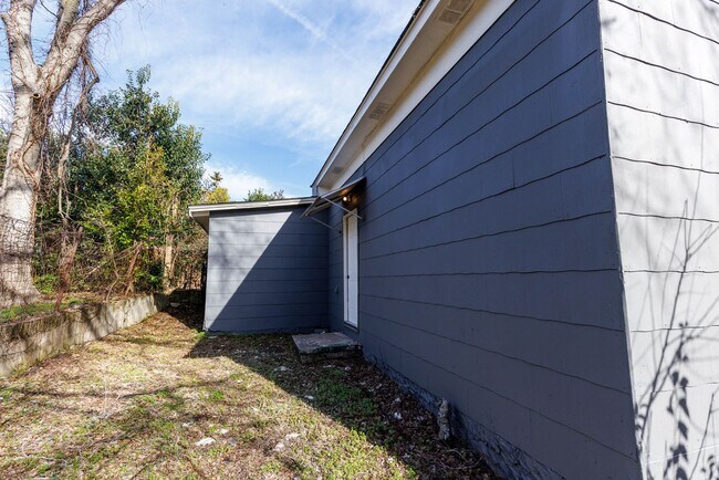 Building Photo - 1216 4th Pl N