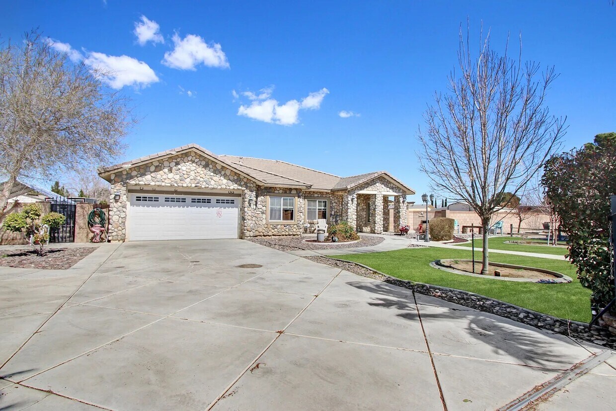 Primary Photo - 3631 E Avenue K