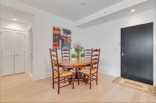 Foto del edificio - 1400 Hudson St