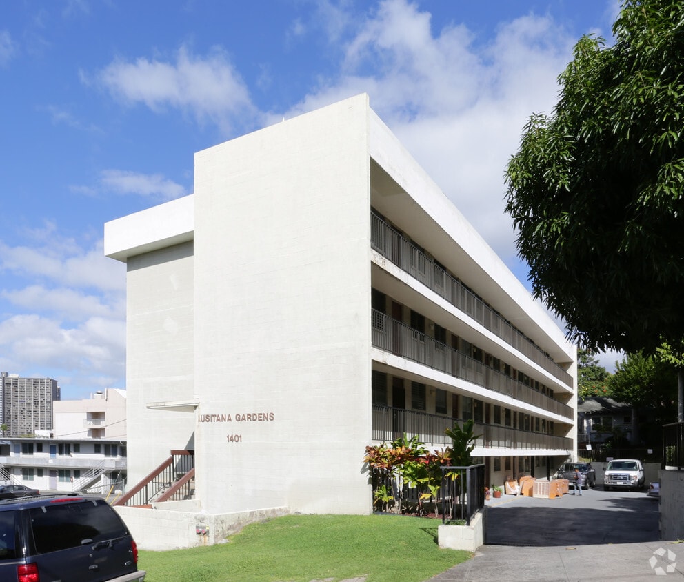 Building Photo - Lusitana Gardens