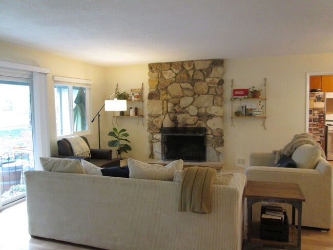 Building Photo - Lucky find! Charming home in Downtown SLO ...