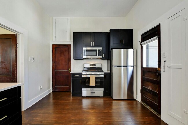 Foto del edificio - 423 W Woodlawn Ave