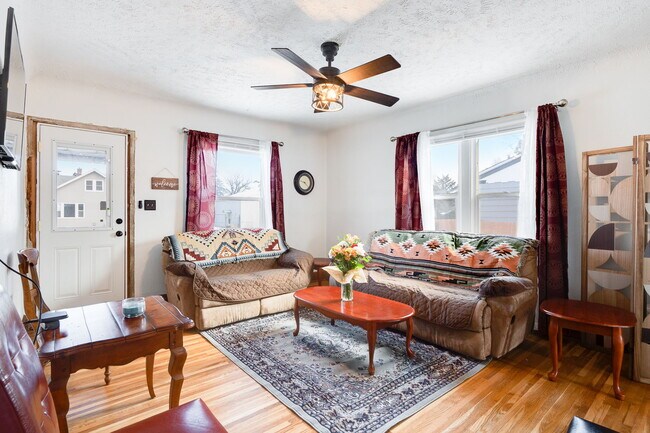 Building Photo - 345 W Central Ave