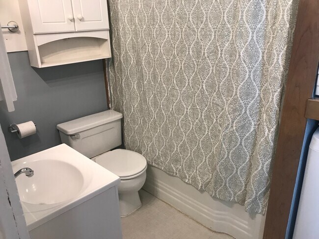 Building Photo - 1008 E Harrison St