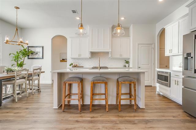 Building Photo - 408 E Paddock